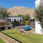 Lambis Athena Villa