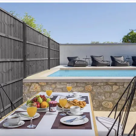 Villa Lambis Athena