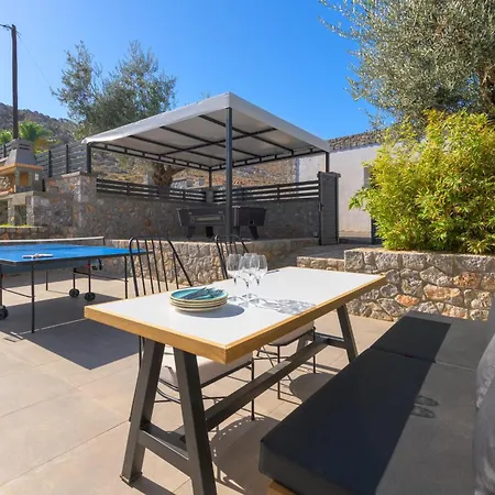 Lambis Athena Villa *